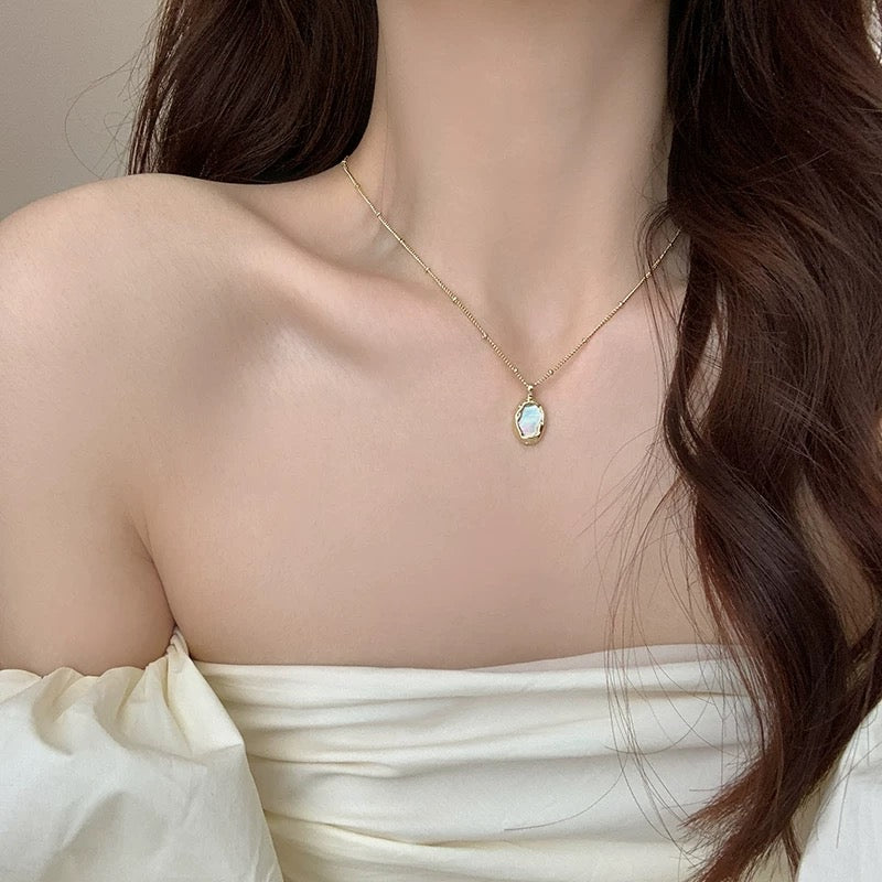 Natural White Mother-of-Pearl Gold Waterproof Necklace